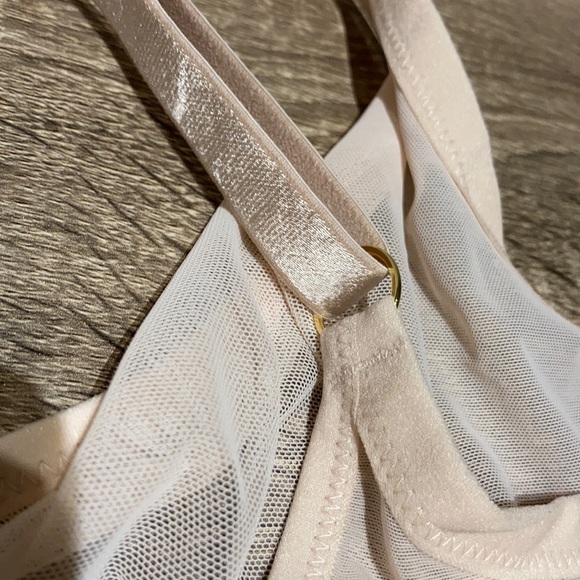 Victoria’s Secret Lace Bra 38DD New NWT sports - Picture 10 of 11